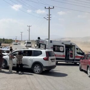 adiyamanda trafik kazasi 5 yarali 35swuxlx