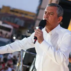 ozgur ozel saat 2000yi isaret etti cagri yapti ozlem cercioglu gondermesi dikkat cekti 8rEckDwX