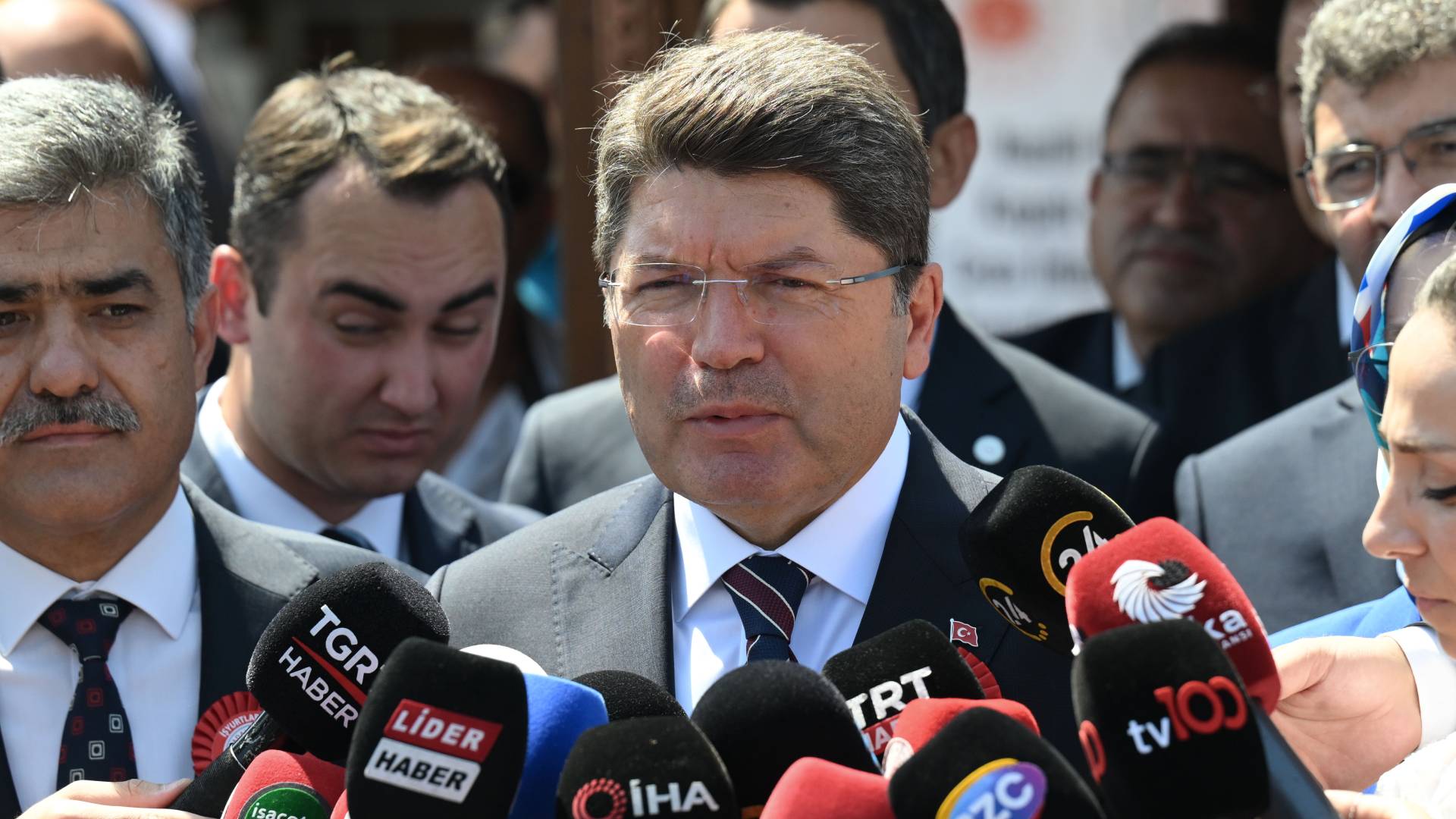 adalet bakani yilmaz tunc chpnin genel merkezi yalan uretim merkezine donustu fMGKOBBL