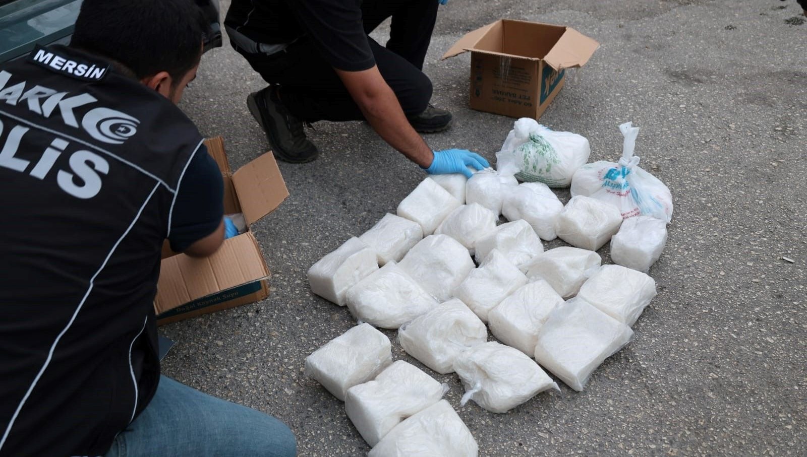 bardak kolilerinden kilolarcauyusturucu cikti 7 tutuklama G8VJUnSJ