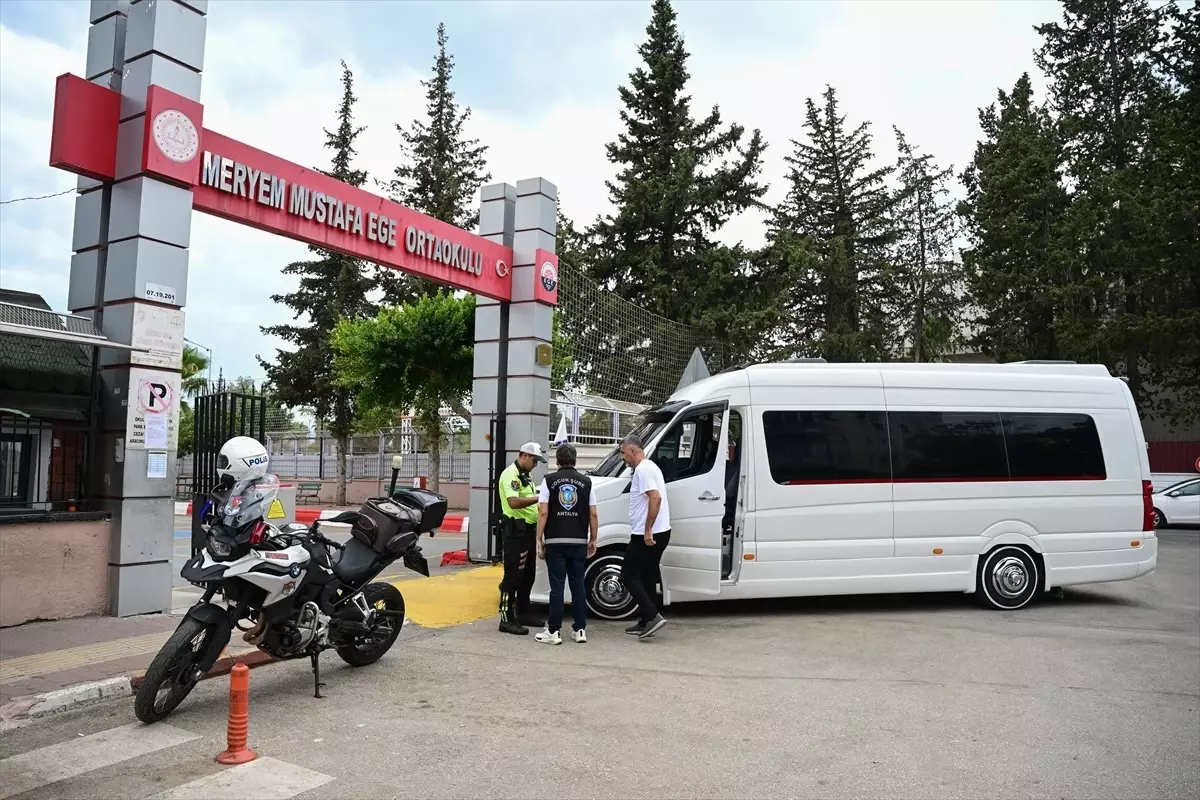 antalyada okullara polis gorevlendirildi 2trExYmY