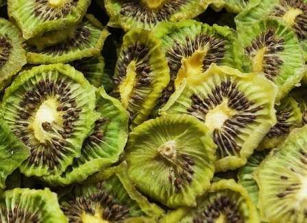 Kabızlık sorununu hafifletmek için kivi