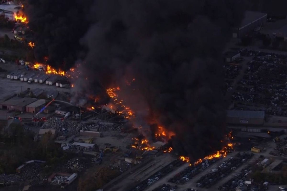 abdde kargo sirketi upsye ait ucak dustu ardindan patlama meydana geldi h3JbW6Gi.jpg