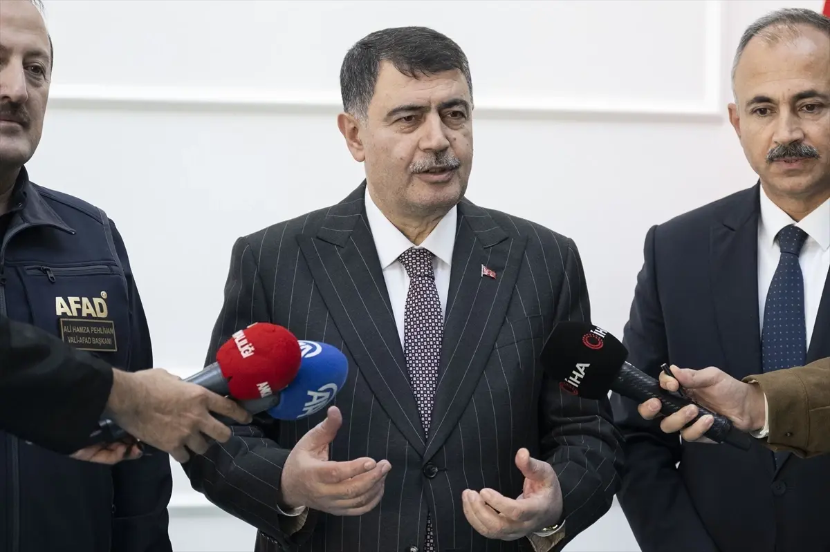 ankaradaki okullarda gazze icin duzenlenen kermesten elde edilen gelir afada bagislandi DtRG96Zw.jpg