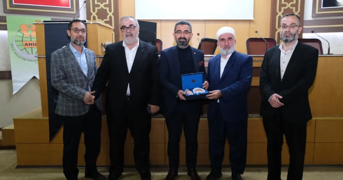 bursa inegolde aile okulunda tesettur ve mahremiyet semineri INI63mVv.webp