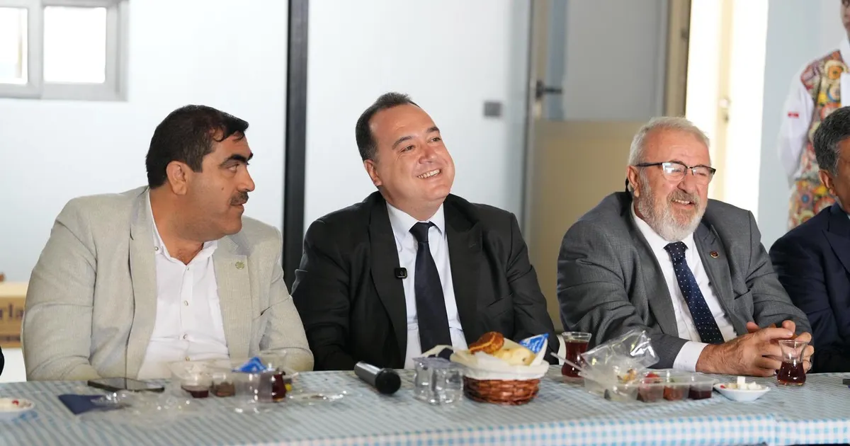 manisada baskan dutlulu mermerciler sitesi esnafiyla bulustu U7p5zhlw.webp