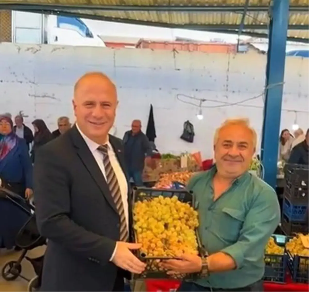 osmaneli belediye baskani bekir torun kapali pazar esnafi ve vatandaslarla bulustu gNDlazda.jpg