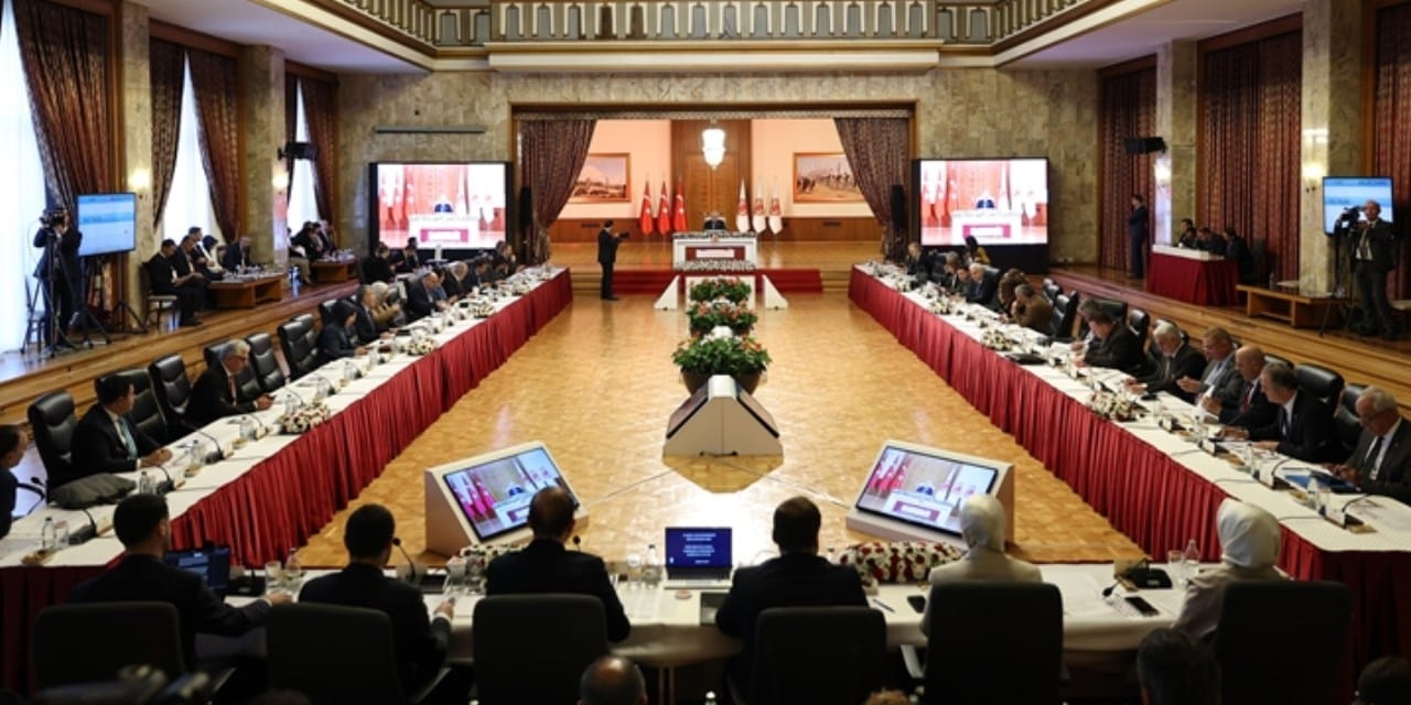 son dakika komisyonda imrali hazirliklari tam gaz kurtulmus partilerle gorusecek UzWhrB3e.jpg