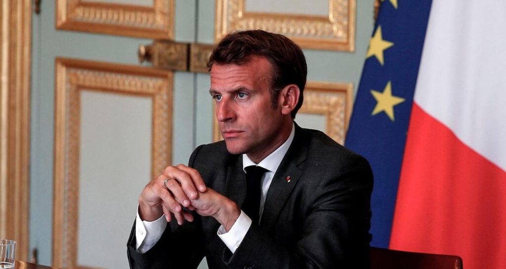 Emmanuel Macron, Siyaseti Bırakma Kararını Açıkladı
