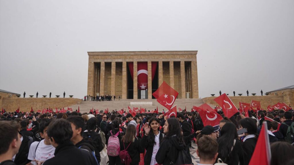 Siyaset Dünyasından 23 Nisan Mesajları: “Çocuklarımızın Hayal Gücüyle Dolu Bir Gelecek Dileği”