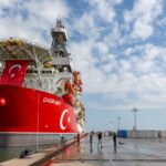 turkiyenin-ilk-derin-deniz-sondaj-gemisi-cagri-bey-somalide-goreve-basliyor-N9q8L5Jw-1