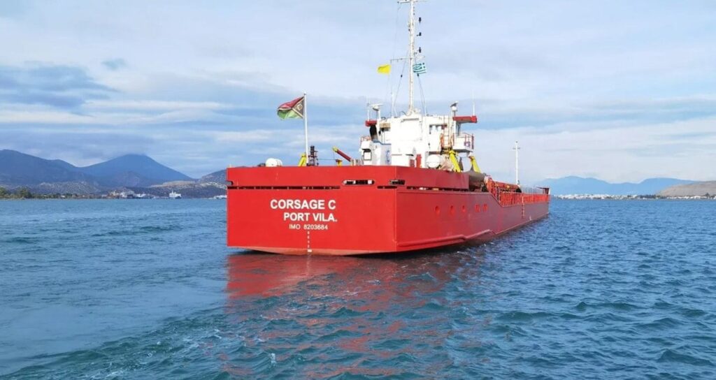 Ege Denizi’nde Kargo Gemisi Battı: 8 Türk Mühendis Kurtarıldı