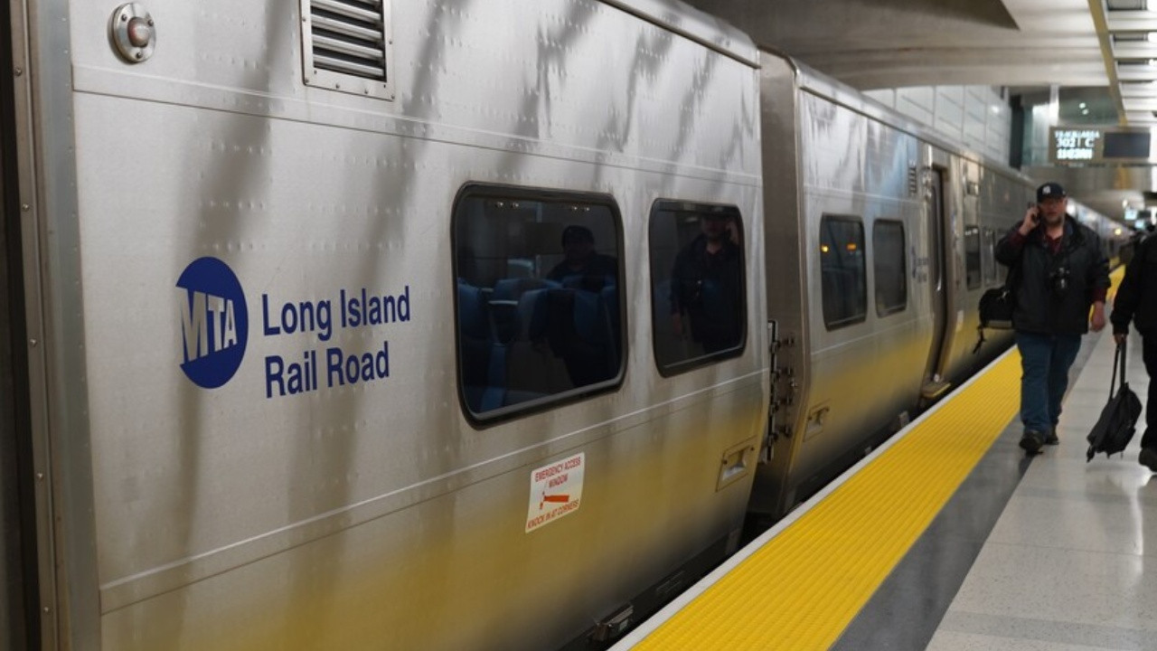 LIRR Demiryolu İşçileri Greve Gitti: New York’ta Seferler İptal Edildi