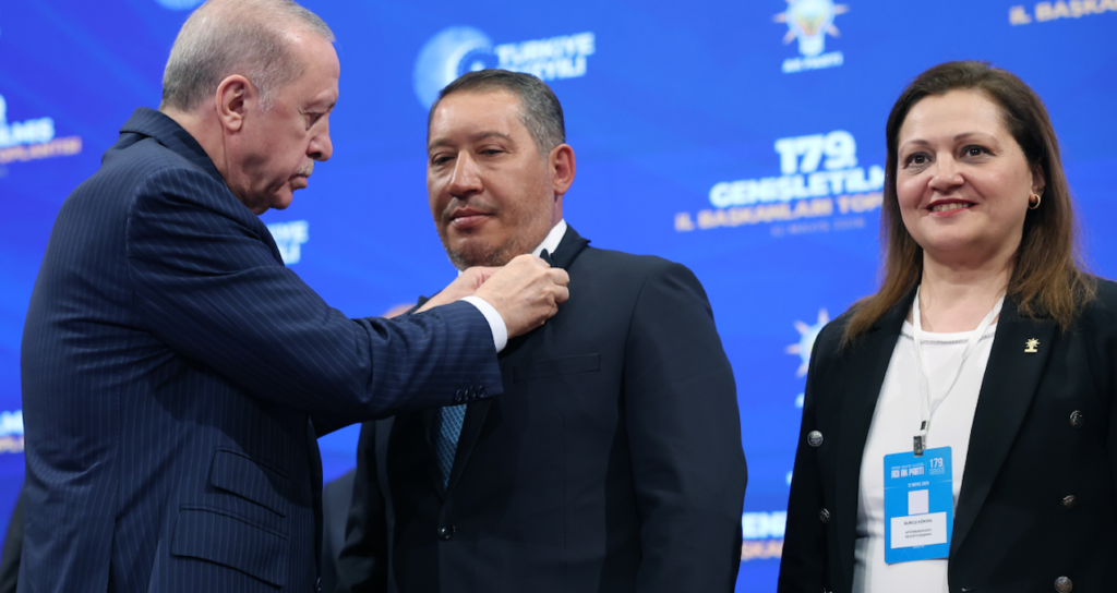 Dinar Belediye Başkanı’nın AKP’ye Geçişinin Arka Planı Neler?
