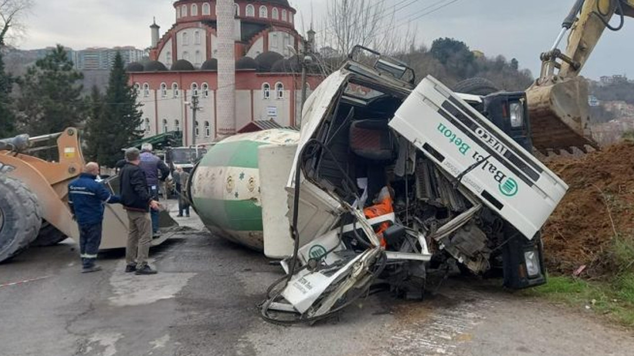 Diyarbakır’da Beton Mikseri Devrildi: Sürücü Yaralandı
