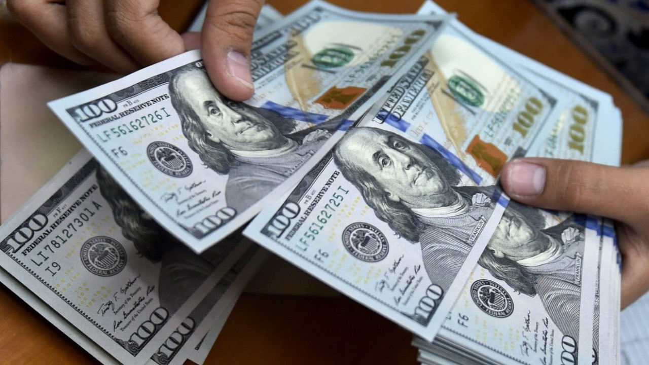 Dolar ve Avro Yükselişe Geçti: Haftaya Yeni Fiyatlarla Başladı
