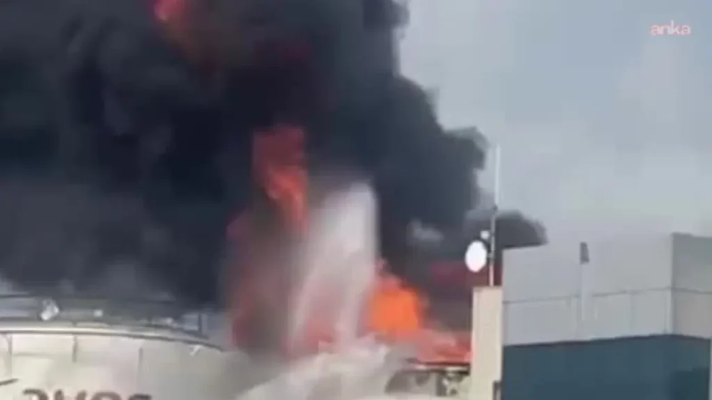 Mersin’deki Fabrika Yangını Kontrol Altına Alındı: İçişleri Bakanlığı’ndan Açıklama
