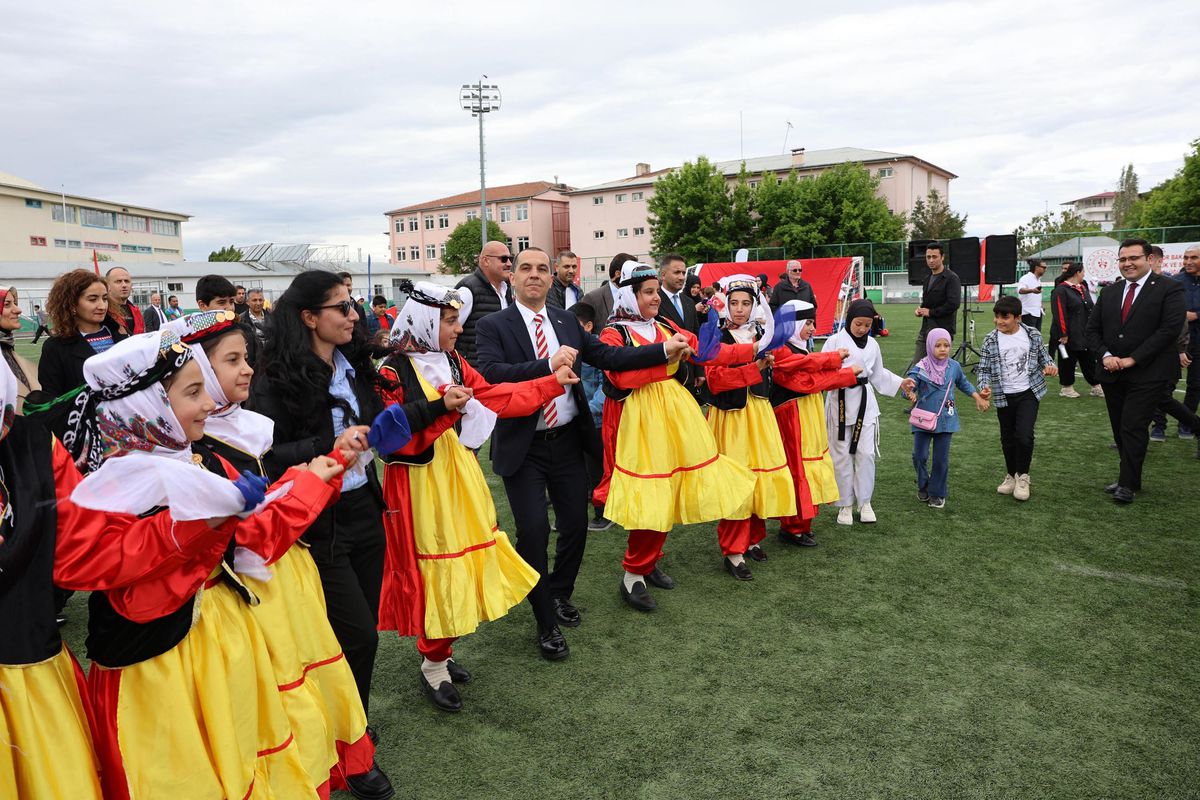 Fırat Nehri Taşma Noktasına Geldi! Baraj Kapakları Açılınca Sahil Sular Altında Kaldı