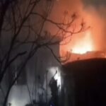Fatih’teki İş Merkezinde Çatı Yangını Korkuttu