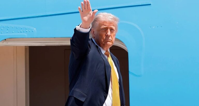 oynadigi-kumar-elinde-kaldi-trump-baskanliginin-en-onemli-gorusmesine-boynu-bukuk-gidiyor-ceaqOyzk