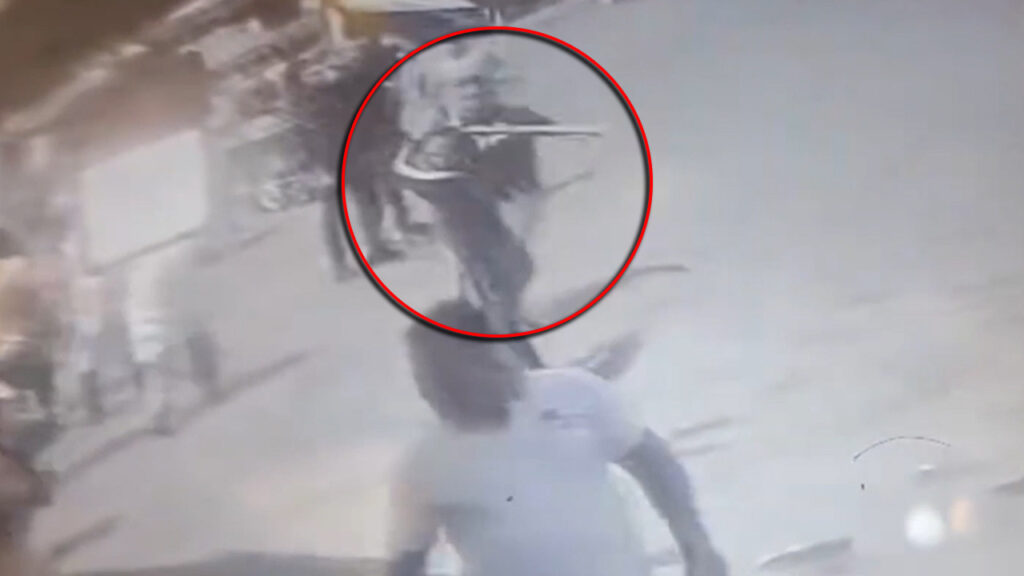 Taksim Meydanı’nda Kazmayla Saldırı: Kavga Ortamı Gerildi