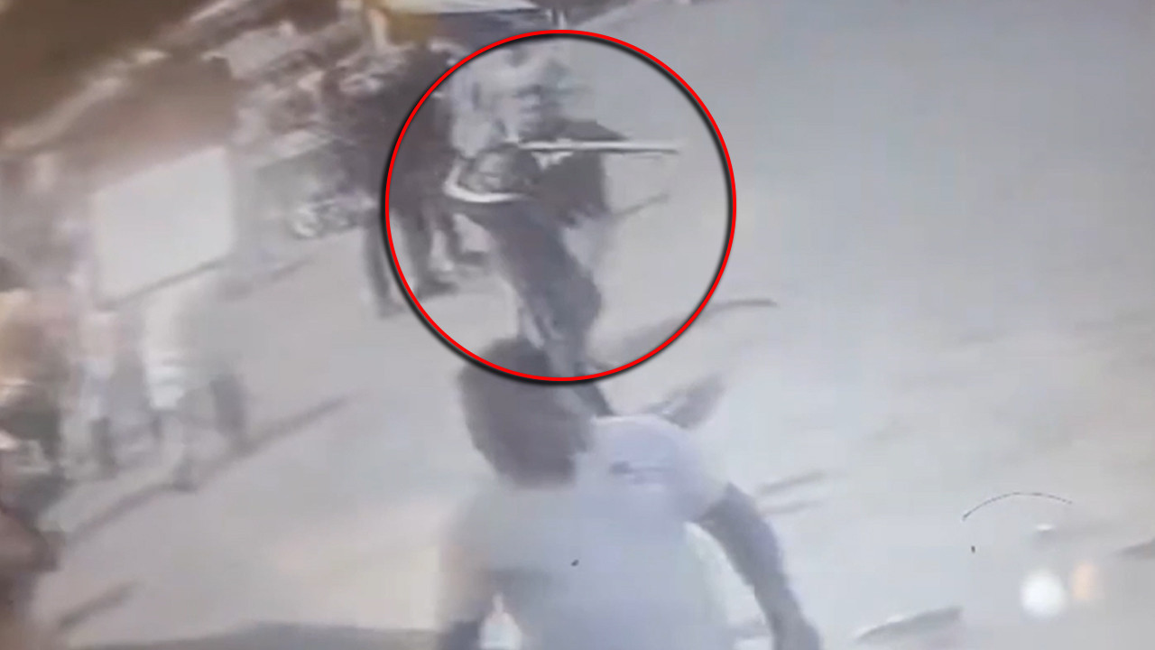 Taksim Meydanı’nda Kazmayla Saldırı: Kavga Ortamı Gerildi