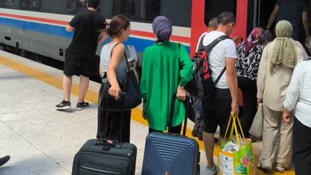 ** Trenlerde En Sık Unutulan Eşyalar Açık Artırmayla Satışta