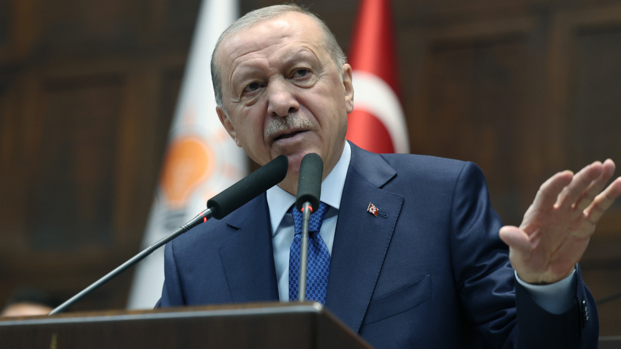 Erdoğan AKP üyelerini kürsüde açık açık uyardı! “Makamı ne olursa olsun…”