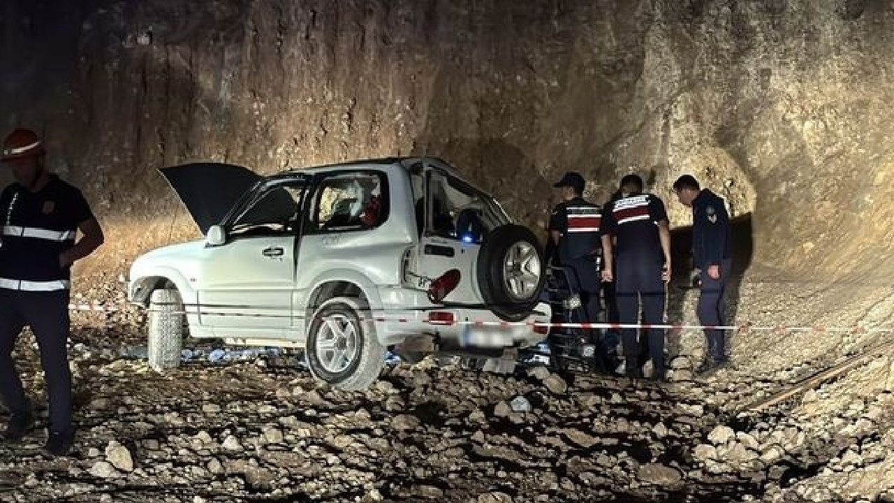 15 metrelik ucurumdan devrilen cipte can pazari 20 yasindaki iki genc hayatini kaybetti ac54fSbk