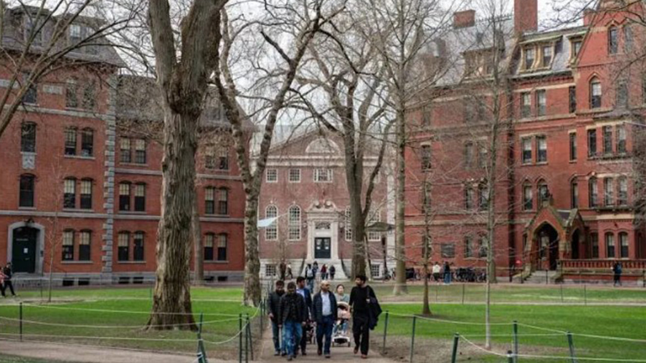 Trump yonetiminden harvarda yeni sorusturma yabanci burslari mercek altinda R6MLYEtc